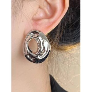 Earrings Combining Simplicity And Luxury With Hollow Circular Designs